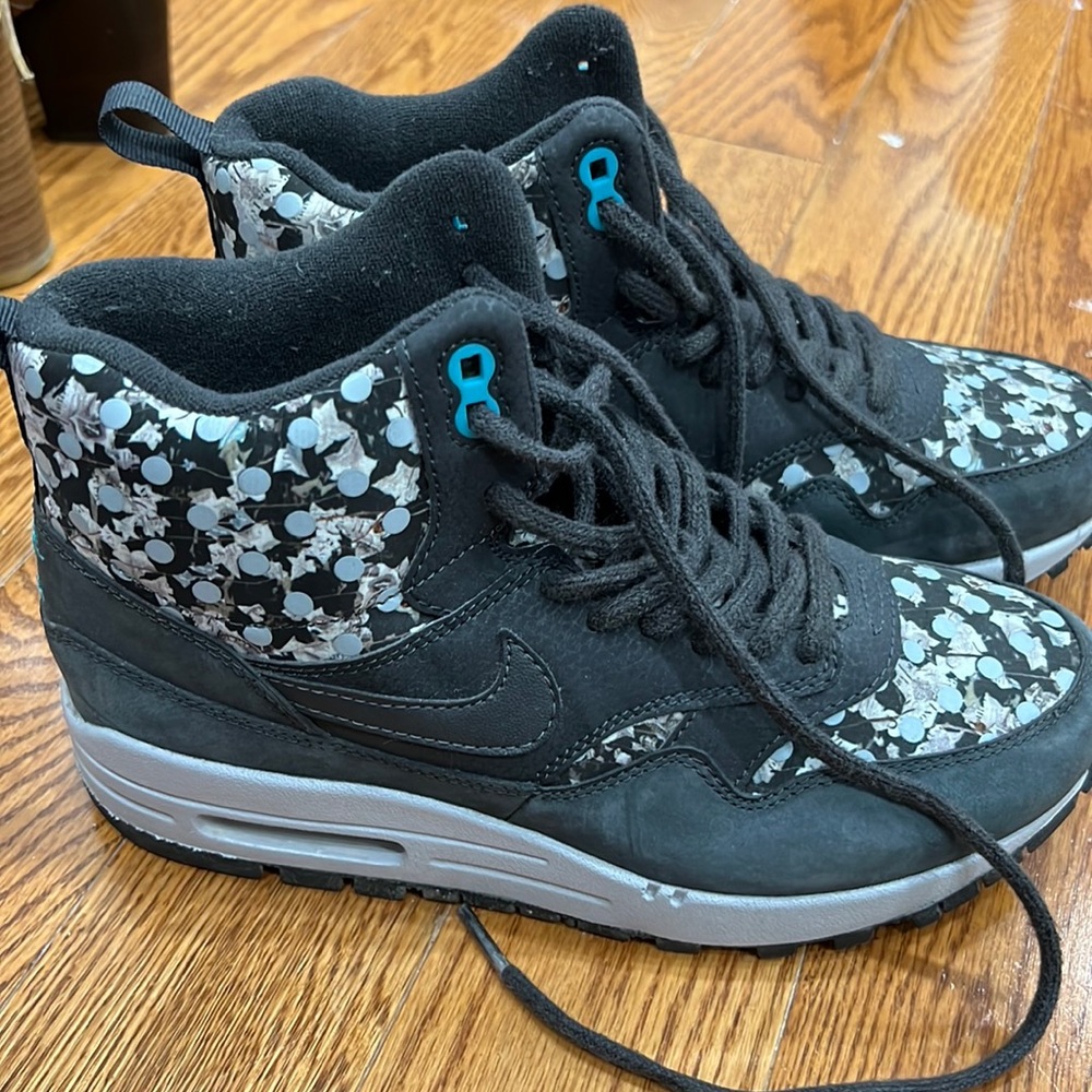 Nike Air limited edition boots